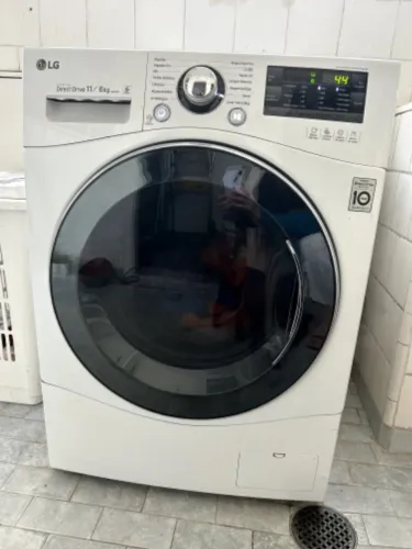 LG  Inverter Direct Drive lava seca 11/6kg 