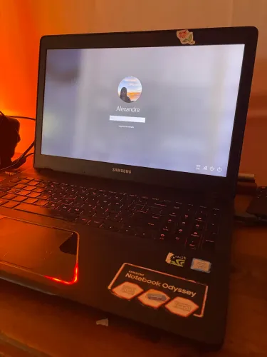 Notebook Gamer Samsung Odyssey - GTX 1050 4GB (Tanque de Guerra)