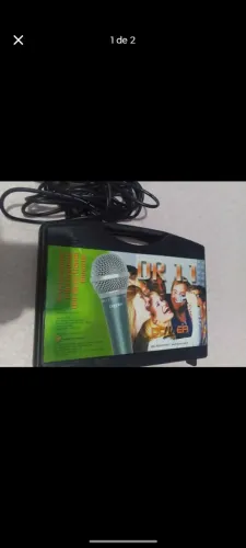 Vende microfone novo, acompanha dois cabos por fora. ( Estão novos ,porém soltos o fio)