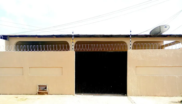 Alugo casa bairro 13 de Setembro