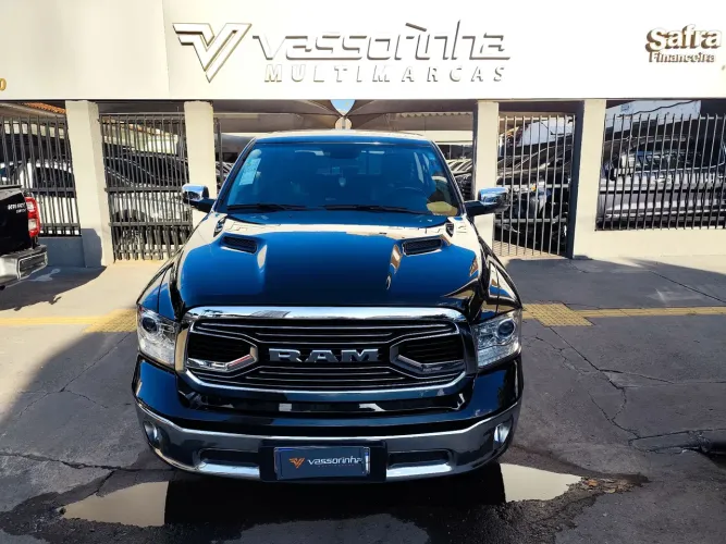 Ram Classic Laramie 5.7 V8 16V Gasolina 4X4 Aut. 2022