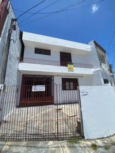 CASA À VENDA COM 4 QUARTOS SENDO 01 SUÍTE | PRADO MACEIÓ/AL