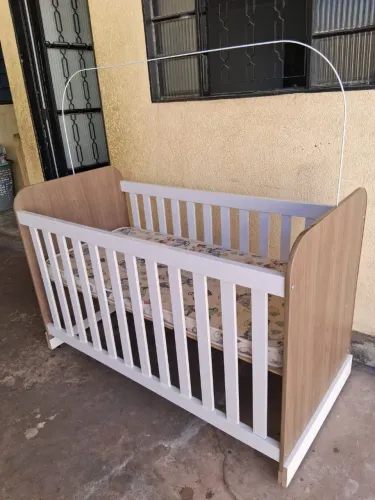 Berço com colchão bem novo valor $199 reais desapego