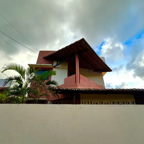 casa com 10 kitnets no capim macio