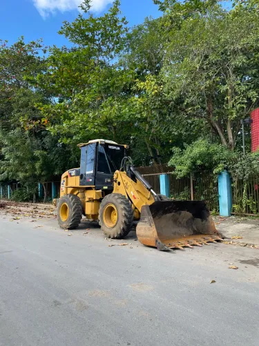 VENDE-SE OU TROCA MÁQUINA 100% OPERACIONAL