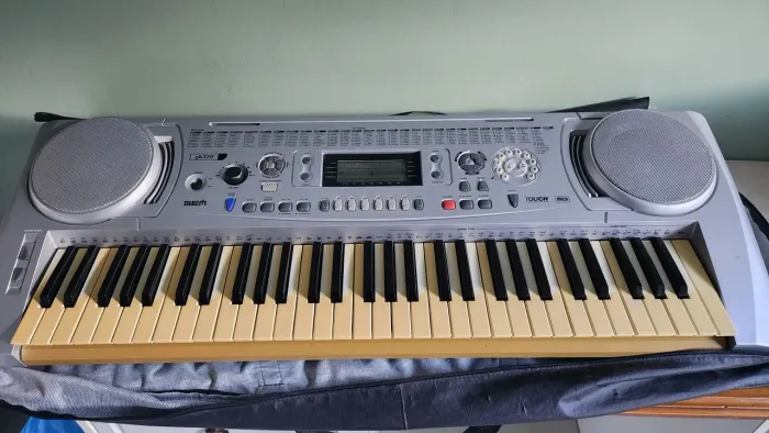 Teclado musical GEM GK320