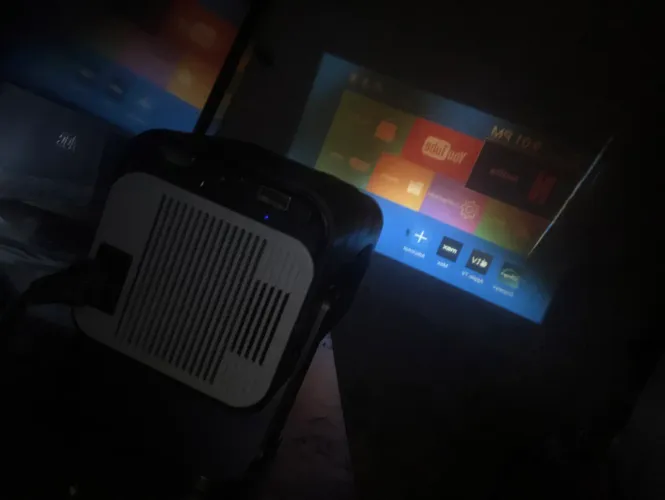 Projetor 4K (TROCO EM VIDEOGAME)