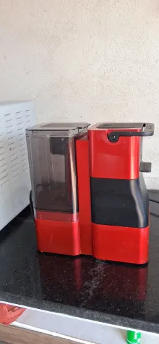 Cafeteira expressa tres corações
