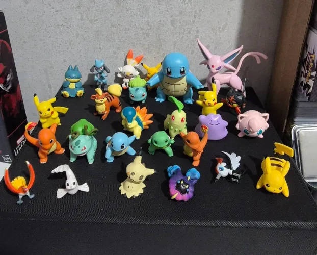 Bonecos pokemon divesos