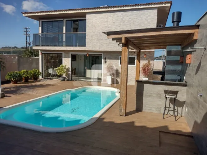 Casa de 4 dormitórios no Alto Ribeirão da Ilha