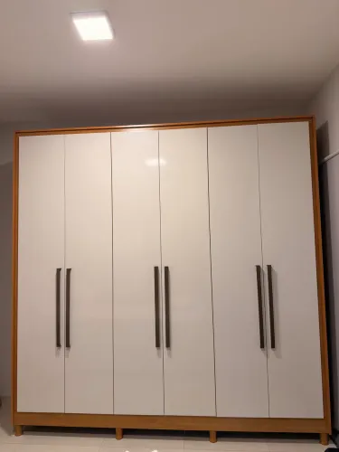 Guarda roupa 6 portas 