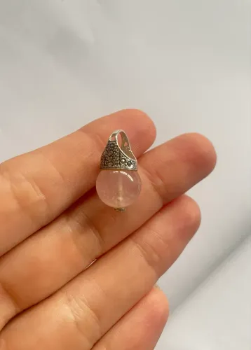 Jóia em prata 950 com pedra natural
