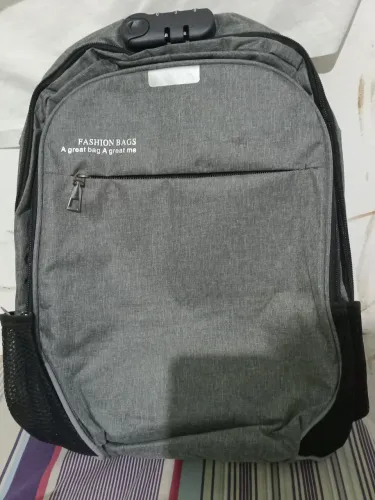 MOCHILA UNISEX -.