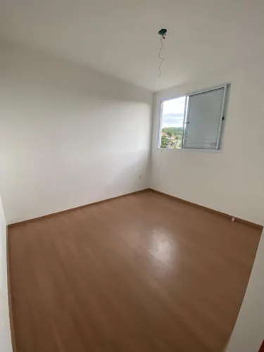 2 quartos (1 suíte), varanda, primeira locação, Condomínio Império do Ouro