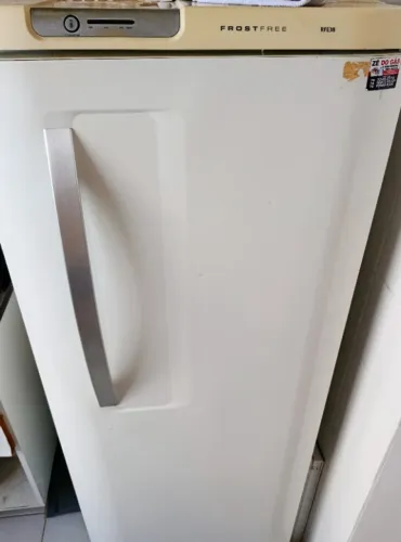 Geladeira com defeito