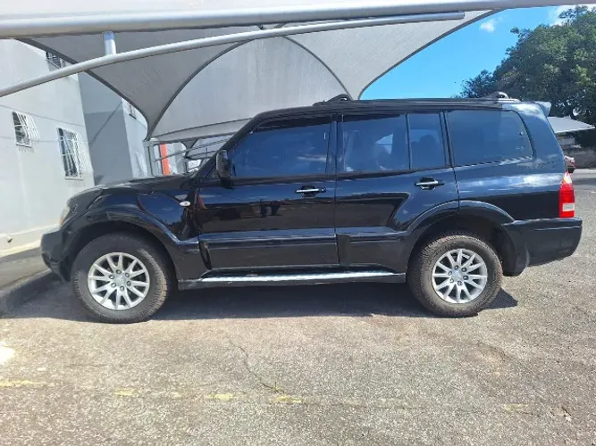 Mitsubishi Pajero HPE Full 3.2 4X4 T.i.dies. 5P AUT 2005