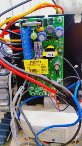 Vendo MOTOR DE PORTÃO PPA CODIGO .... Usado