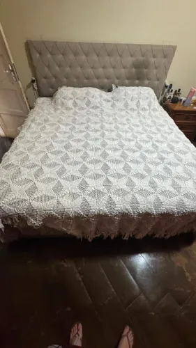Colcha de Crochê Feita à Mão para Cama Queen com Franjas - Off White