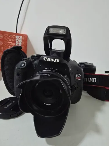 Câmera T3i Rebel + Duas Baterias + Lentes 50mm e 24mm + Cartão SD 64GB + Bolsa Lowepro