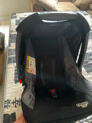 Vende-se bebê conforto