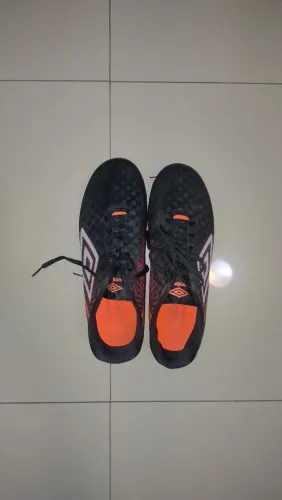 Chuteira de Campo Umbro Illusion - Tam 42 (nova)