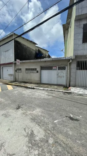 Casa 3 Quartos e 2 Vagas de Garagem - Excelente Localização