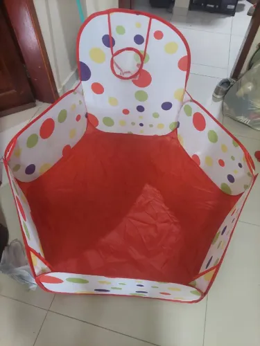 Cercado infantil com cesta de basquete