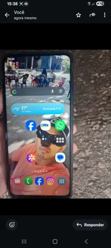 Celular Samsung semi novo na caixa com carregador original