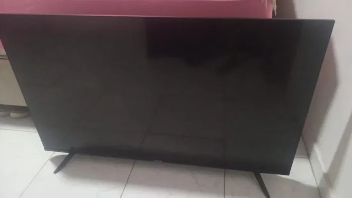 Tv aiwa 50 polegadas com tela trincada para retirada de peças
