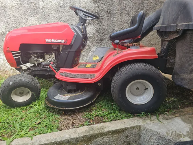 TRATOR ROCADEIRA MTD 762 F  13 5HP 38 - 2500230 CST 150 C/ RECOLHEDORES DE GRAMA