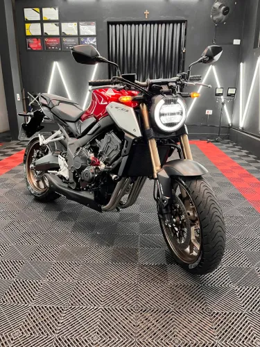 Honda CB 650R 2021 ? 11.000 km | Escape Esportivo | Pneus novos | Muito Conservada
