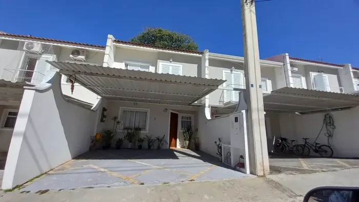 Casa em condomínio Chácara Sônia