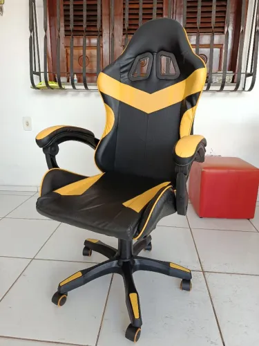 Vende-se Cadeira Gamer