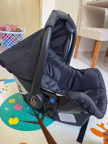 Bebê conforto galzerano pouco tempo de uso