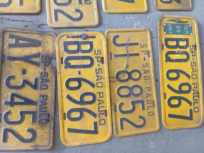 8 placas carro antiga amarelo