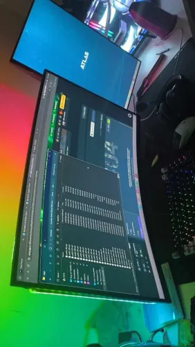 Monitor Superframe 32pol 165hz