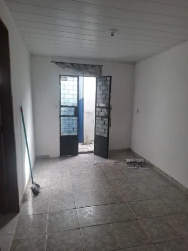 Vende-se casa ou alugar no Jacintinho Maceió próximo