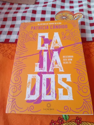 Livro Cajados