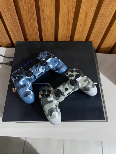 Sony PS4 Slim 500GB + 2 Controles | Revisado e Sem Detalhes em Sergipe