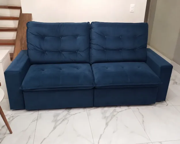 Sofá retrátil azul lindo