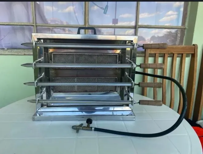 Churrasqueira Rotativa a Gás Inox + 4 Espetos + Bolsa de Transporte