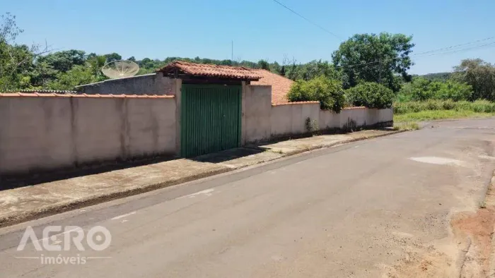 Casa dentro de Santa Izabel- Arealva-SP com 2 quartos amplos à venda, 90 m² por R$ 165.000