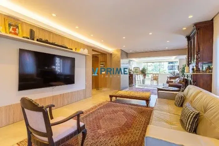 Apartamento com 4 quartos, 1 suíte e 2 vagas 200 m² Bela Vista