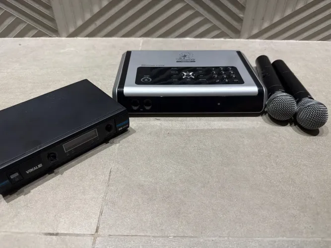 Aparelho Videokê RAF PRO-750 HD + BRINDE MICROFONE SEM FIO (PRATICAMENTE NOVO)