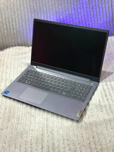 Notebook LENOVO | Intel Core i5-1135G7 | 8GB RAM | SSD NVMe 240GB | Tela Full HD