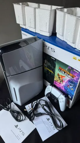 PS5 SLIM COM LEITOR 1 TERA