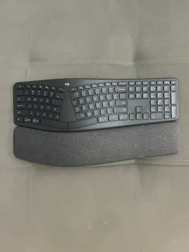 Teclado Logitech k860 ergonômico