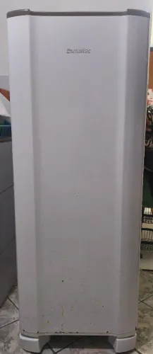 Vendo geladeira esmaltec *NAO FAÇO ENTREGA*
