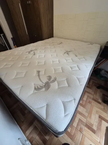 Cama box com Baú e Colchão Queen Size, Sleep House - excelente estado 