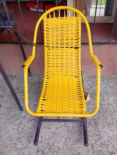 Cadeira de balanço, pequena. Entrega grátis